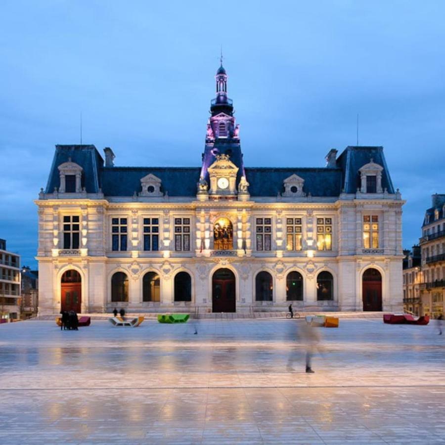 An Authentic Experience With Spa In The Center Poitiers Zewnętrze zdjęcie